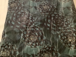 ZBYTEK softshell zimní  s beránkem/kožíškem - květy na tmavé (kazové bílé čáry  cc na polovině) 129 cm 270