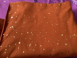 ZBYTEK ÚPLET - zlaté puntíky na cihlové 70 cm 