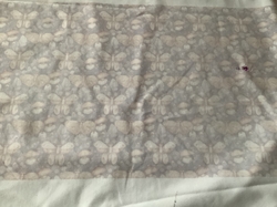 ZBYTEK teplákovina můry a houbicky 30x60cm  ()světlounký tisk, dira10cm od krahje)
