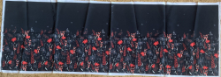 Kazový  Dámský panel na sukni micropeach - ČERVENÁ KVÍTKA NA ČERNÉ - kaz viz foto